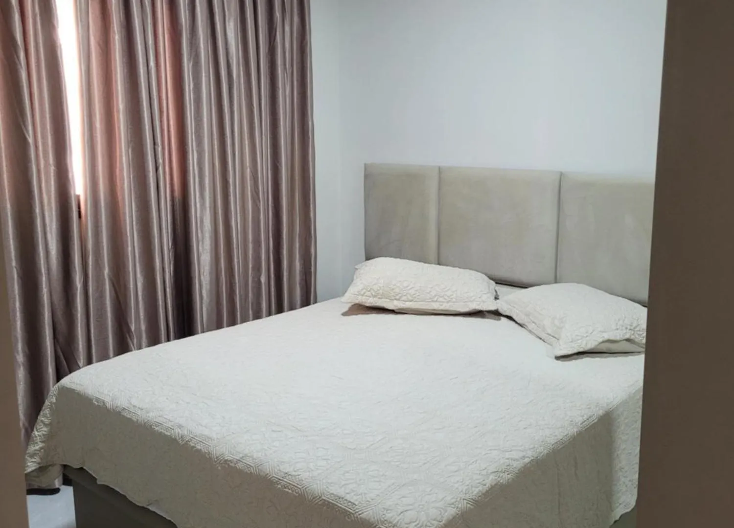 בומבינאס Apto Novo 2 Suites, Alto Padrao, Familiar, Piscina Aquecida No Condominio, 1 Quadra Mar